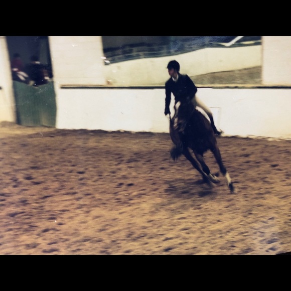 Meet your Posher, Leslie - Picture 1 of 1